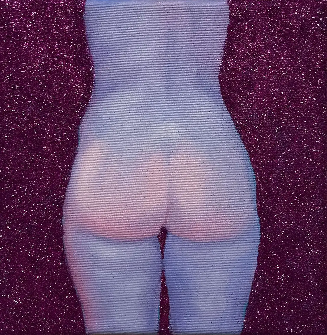 Jagoda Laprus. Obraz olejny 20x20cm. Fioletowe kobiece nagie ciało stojące tyłem na mieniącym się brokatowym tle